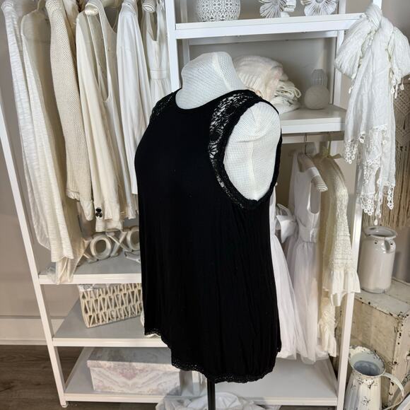 Lane Bryant size 18/20 black plus sz. sleeveless & lace top casual layering 4140 - Picture 2 of 10
